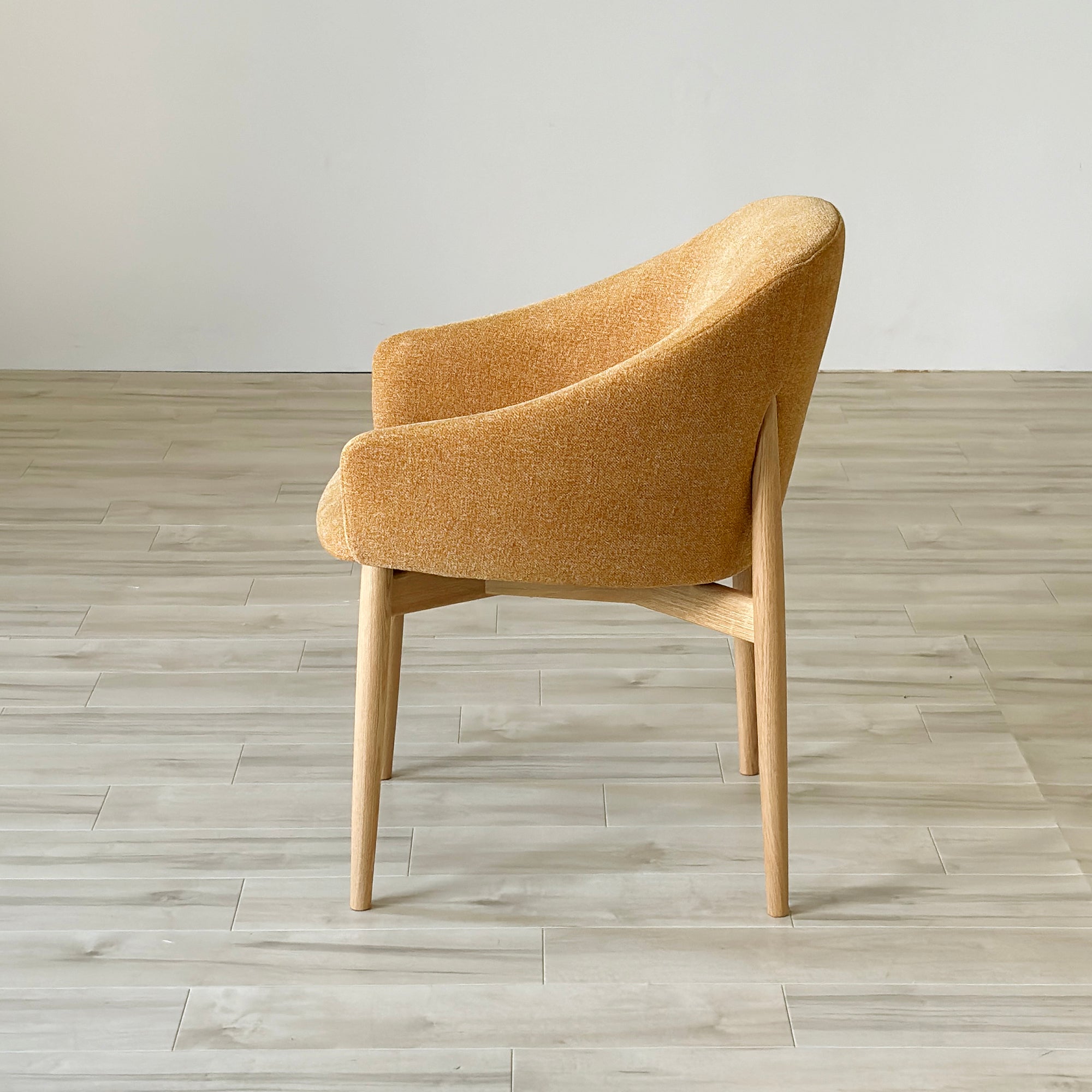 チェア】NINA – アルフレックスジャパン オンラインストア