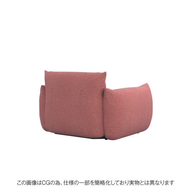鮮やかなレッドの洗えるニットカバーをかけたMARENCO 1人掛けソファ。空間のアクセントに最適。